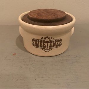 Vintage Pfaltzgraff Sweetner Crock With Lid